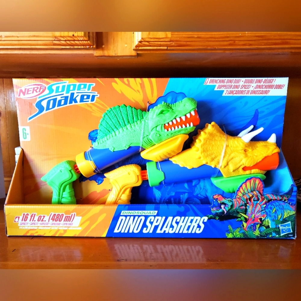 Nerf Super Soaker DinoSquad Dino Splashers, 2 Water Blasters, 2 Dinosaur Designs